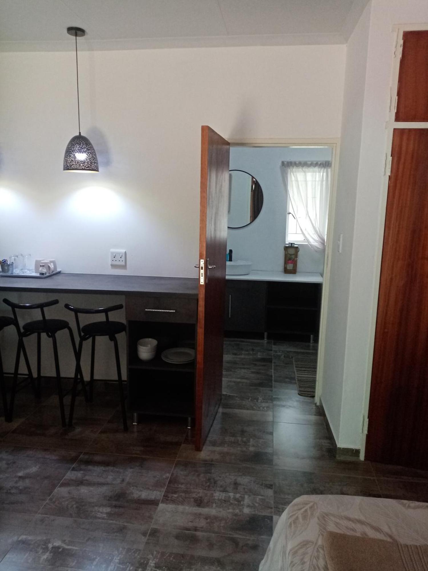 De La Rose Guesthouse Lephalale Esterno foto