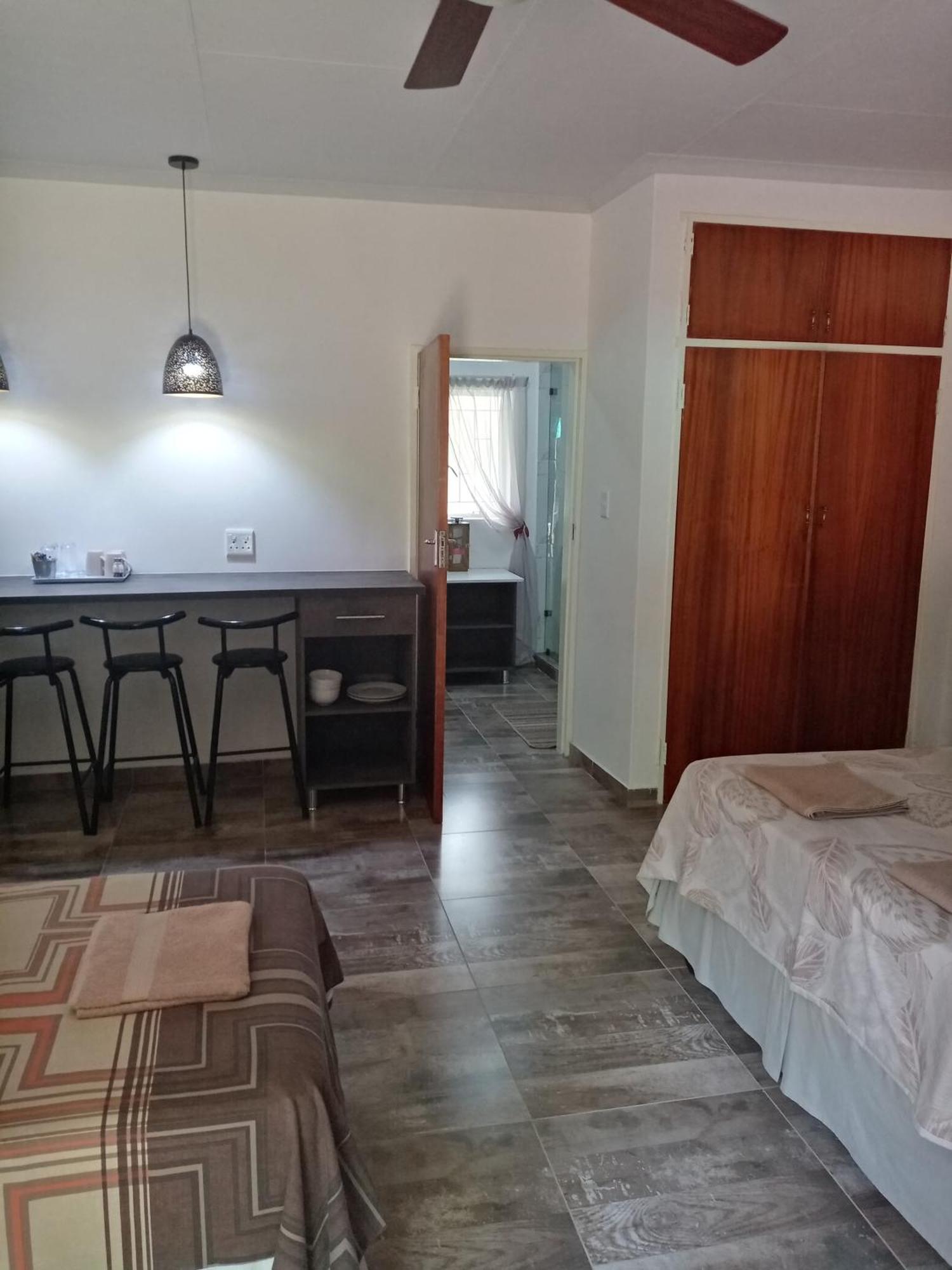 De La Rose Guesthouse Lephalale Esterno foto