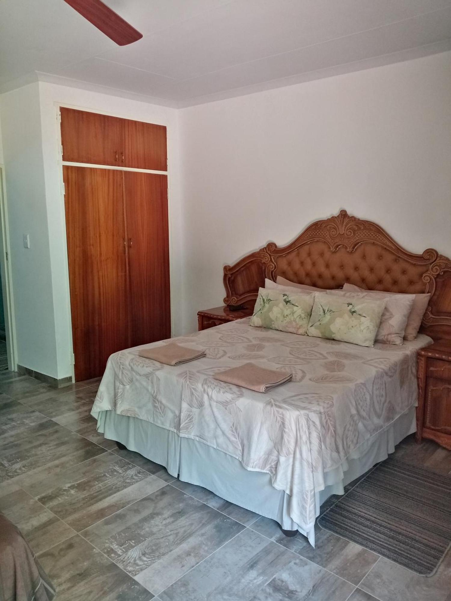De La Rose Guesthouse Lephalale Esterno foto
