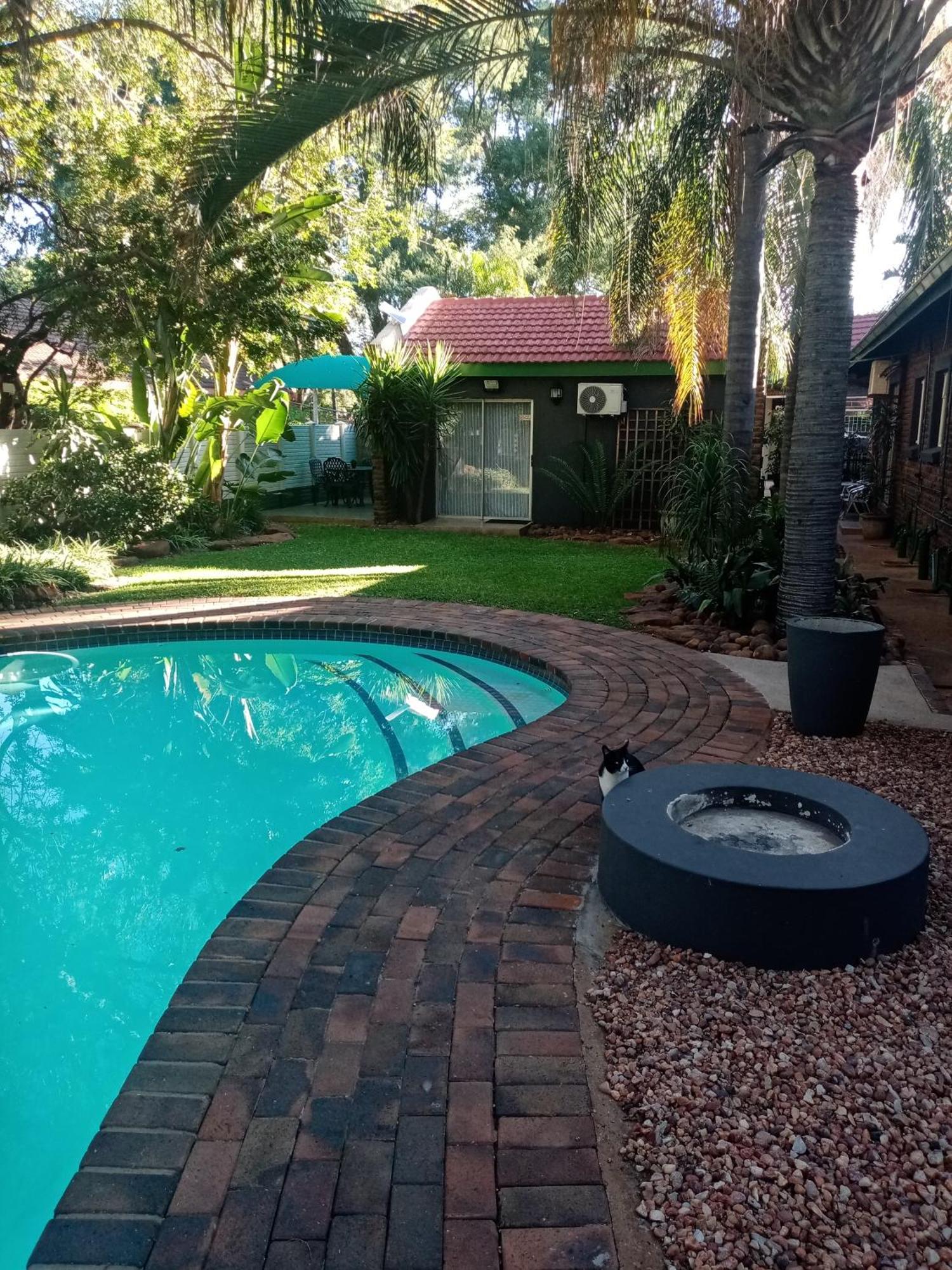De La Rose Guesthouse Lephalale Esterno foto