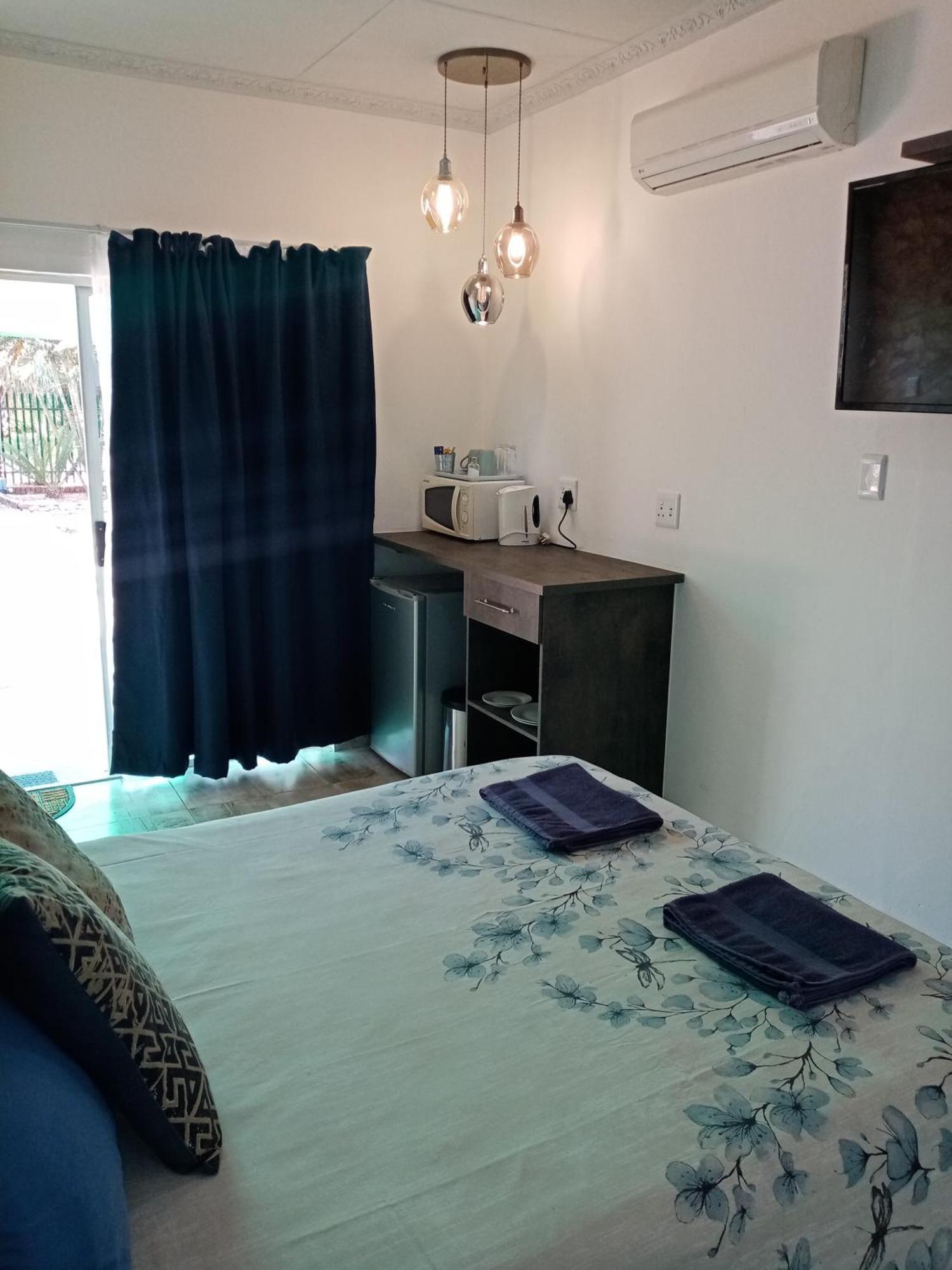 De La Rose Guesthouse Lephalale Esterno foto